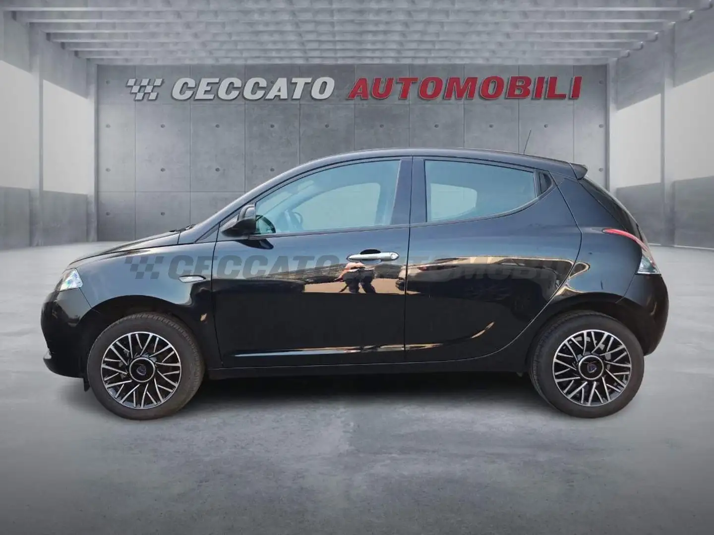 Lancia Ypsilon Ypsilon 1.0 firefly hybrid Platino s&s 70cv Nero - 2