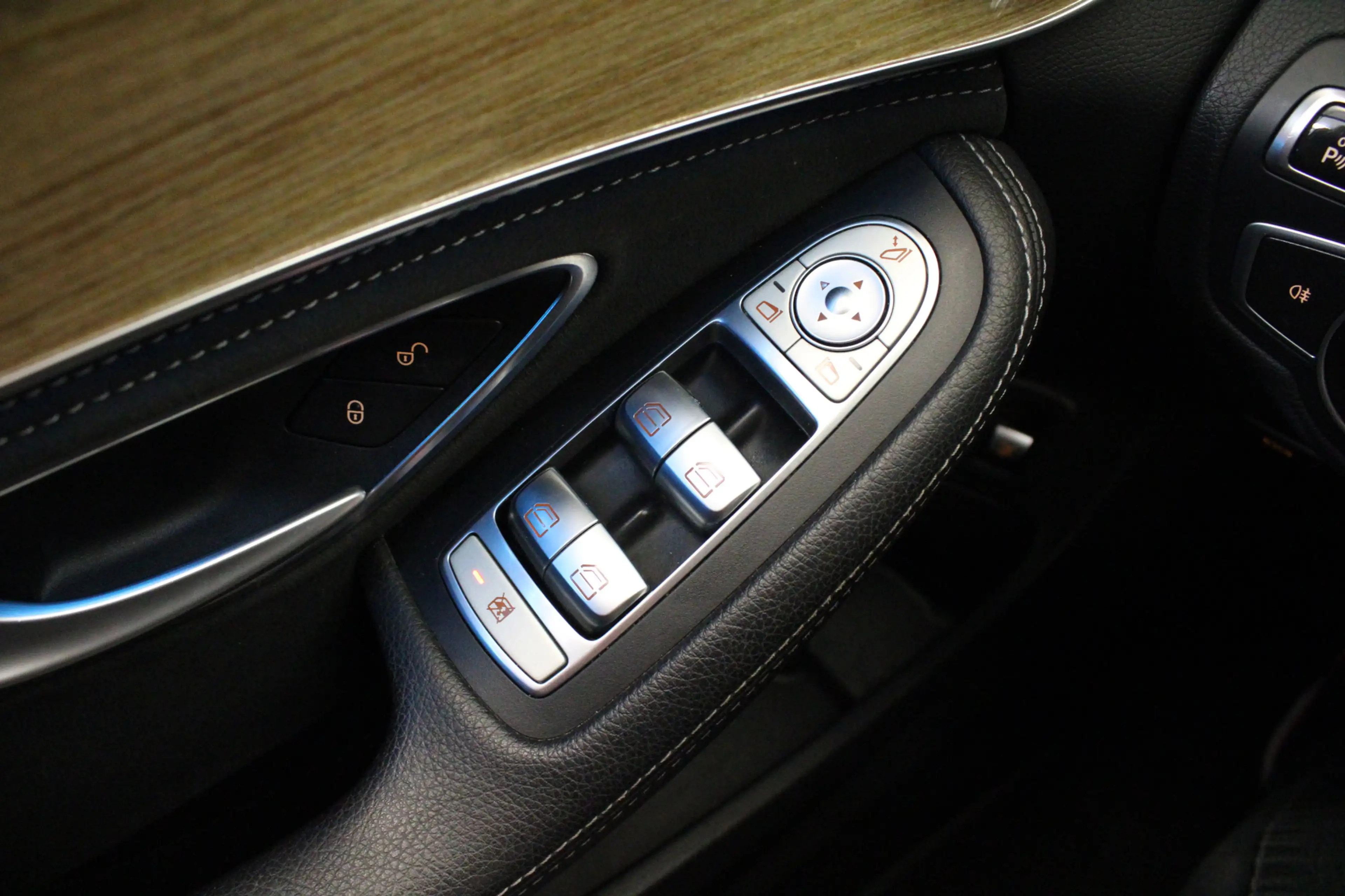Mercedes-Benz C 350 e Lease Edition MOTOR TIKT! — photo 12