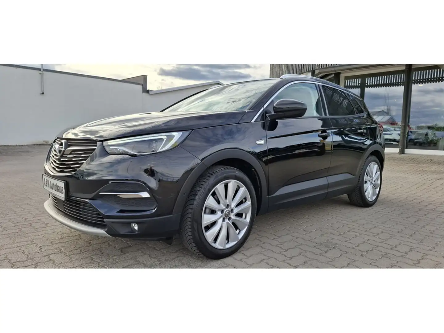 Opel Grandland 1.2 Ultimate SITZBELÜFTUNG LED 360° Schwarz - 1
