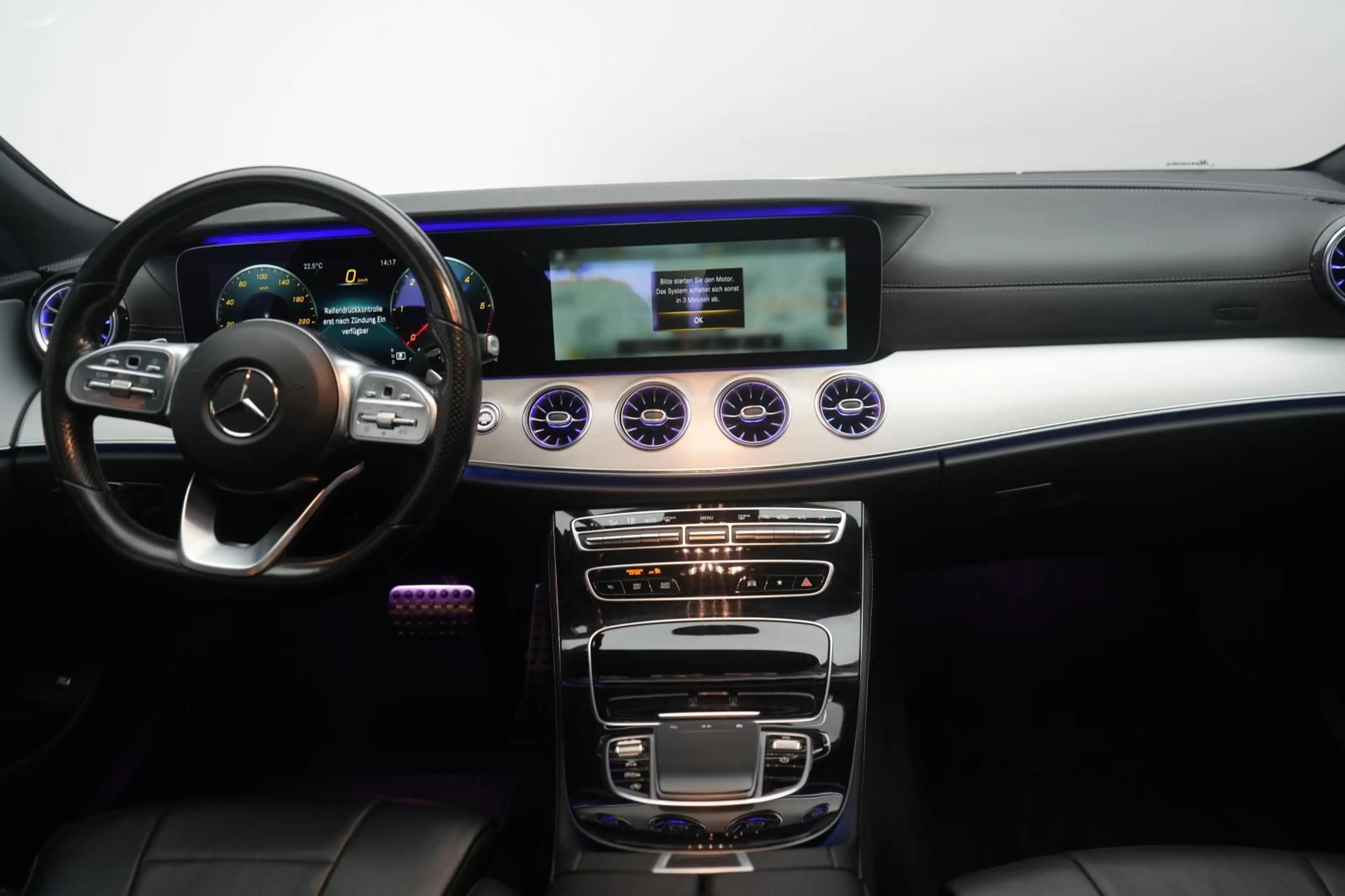 Mercedes-Benz CLS 220 d AMG Line Leder/Kamera/Temp/Lane/Side — photo 14