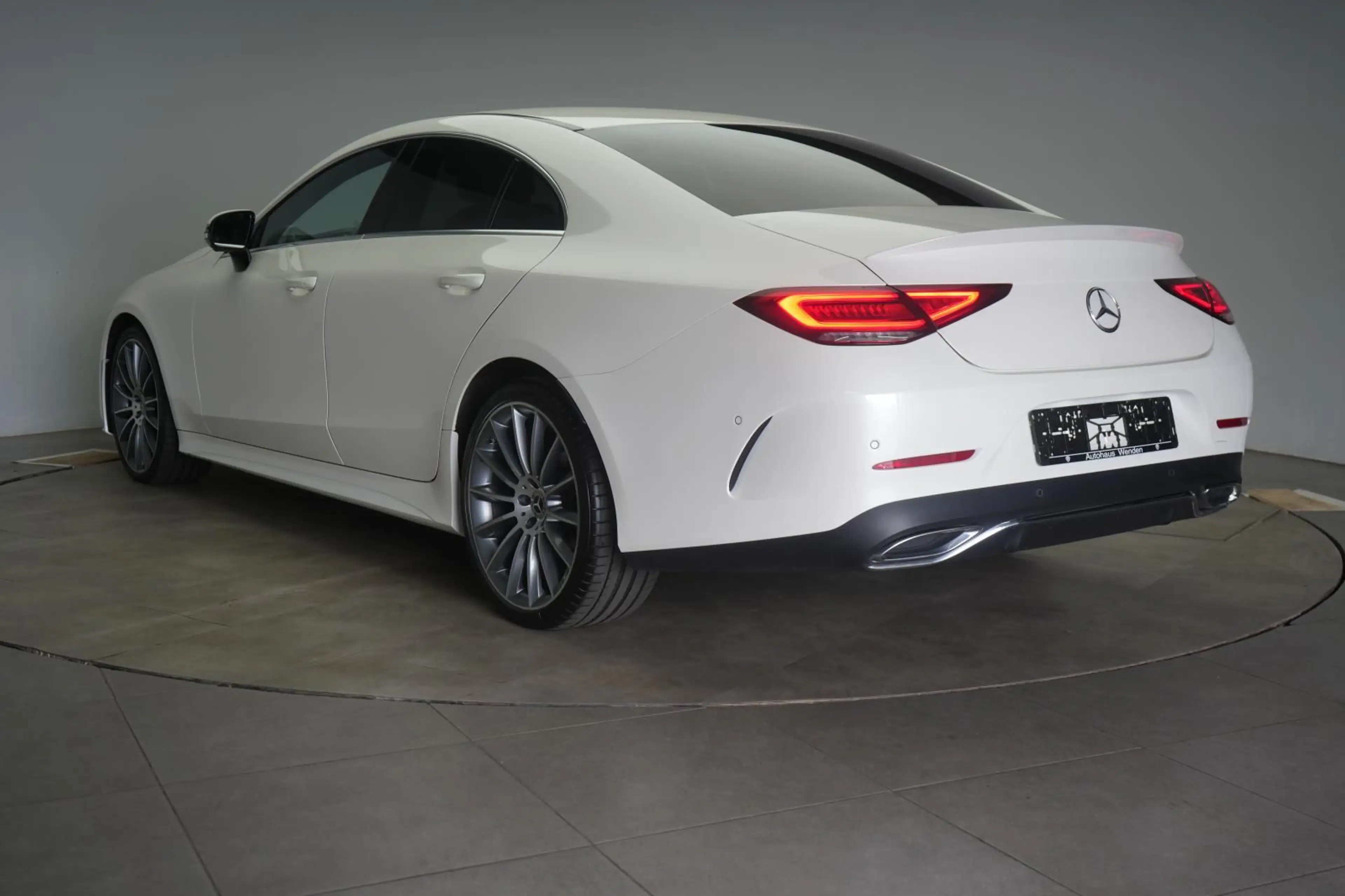 Mercedes-Benz CLS 220 d AMG Line Leder/Kamera/Temp/Lane/Side — photo 4