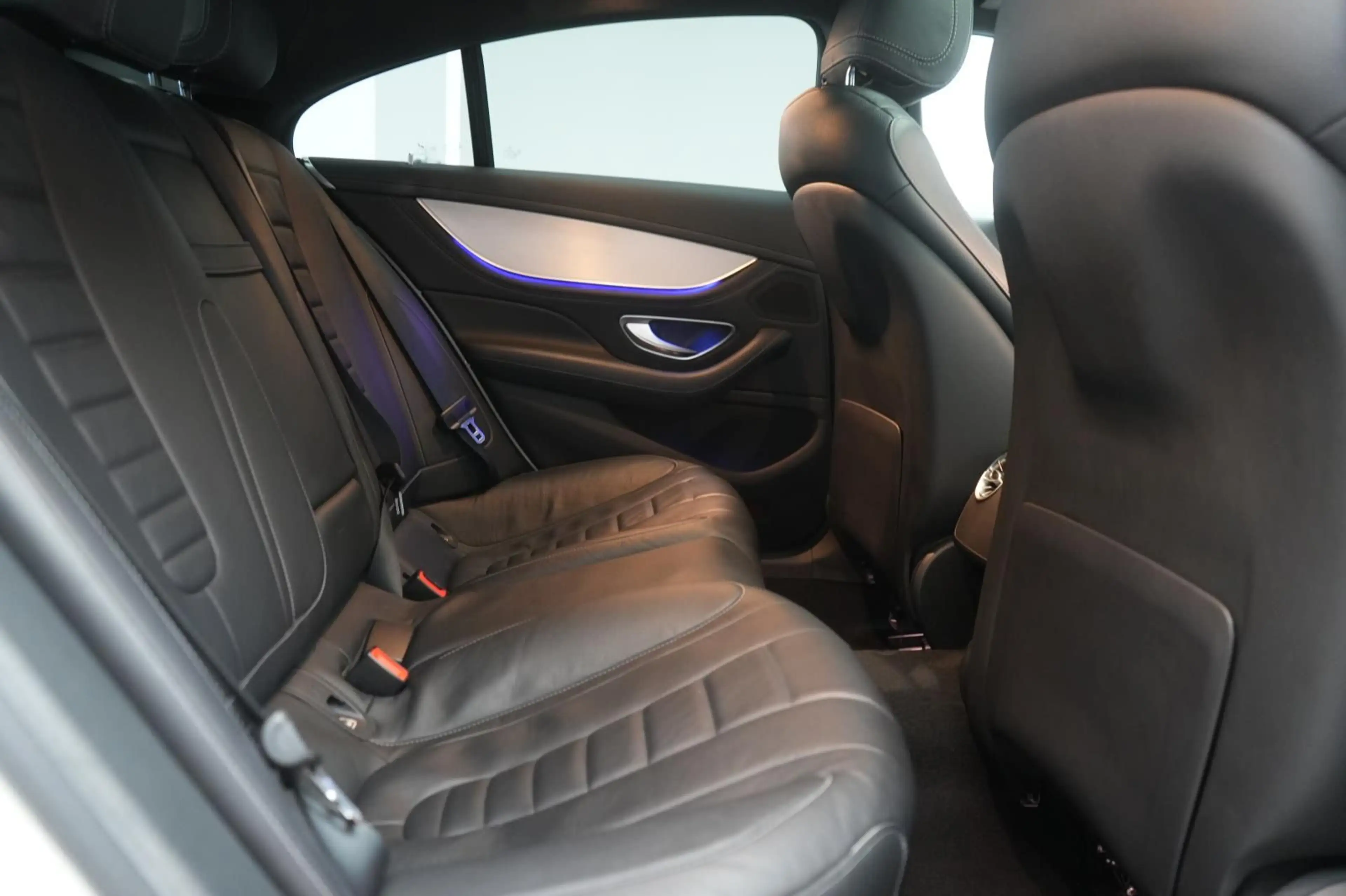 Mercedes-Benz CLS 220 d AMG Line Leder/Kamera/Temp/Lane/Side — photo 8