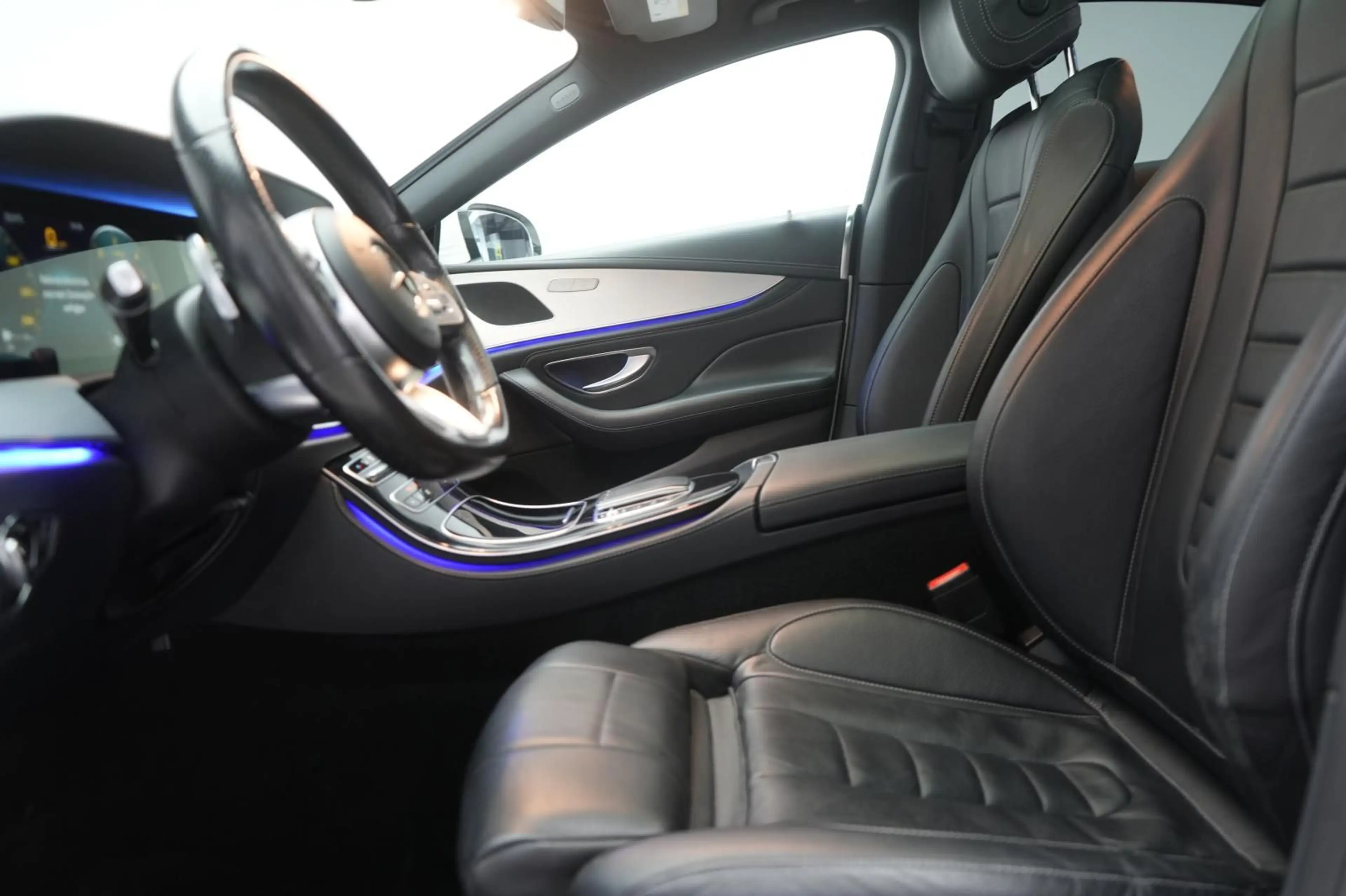 Mercedes-Benz CLS 220 d AMG Line Leder/Kamera/Temp/Lane/Side — photo 9