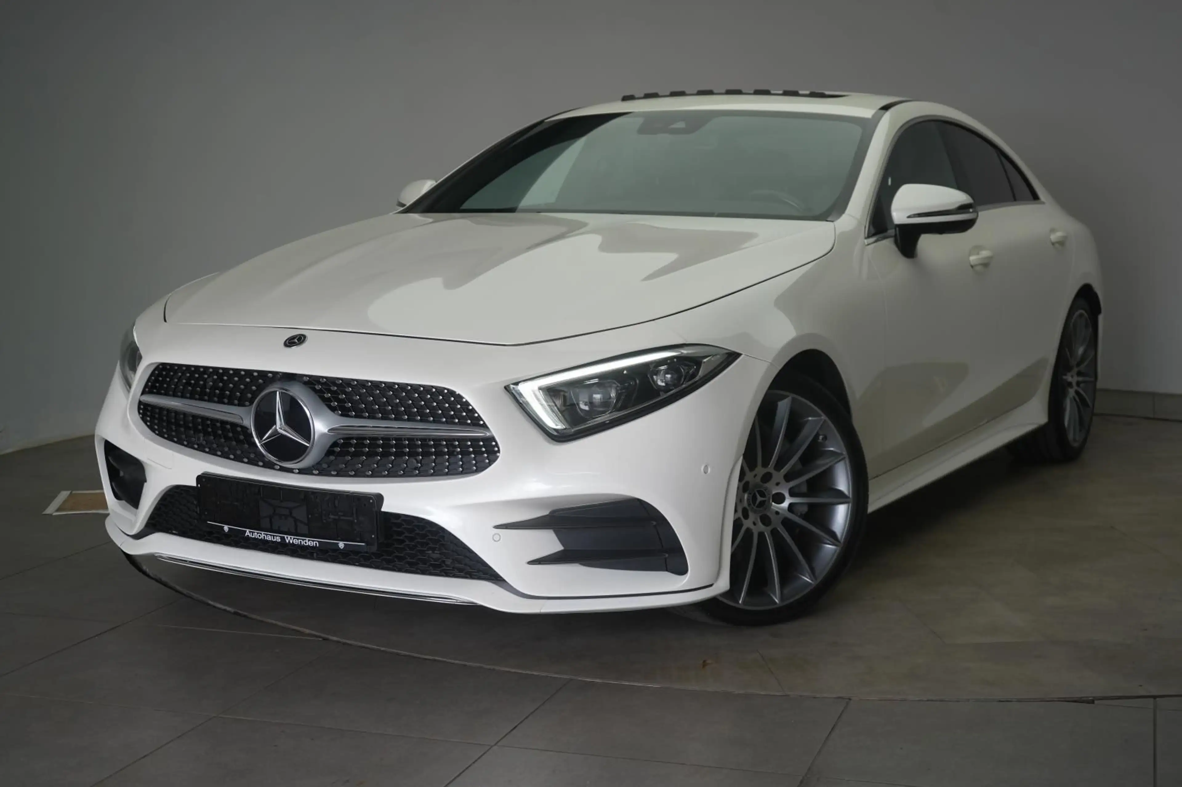 Mercedes-Benz CLS 220 d AMG Line Leder/Kamera/Temp/Lane/Side — photo 3