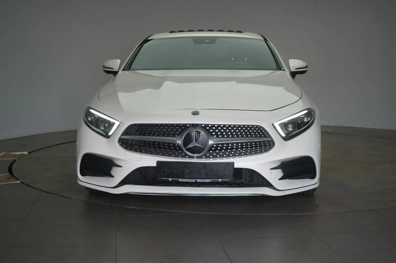 Mercedes-Benz CLS 220 d AMG Line Leder/Kamera/Temp/Lane/Side Weiß - 2