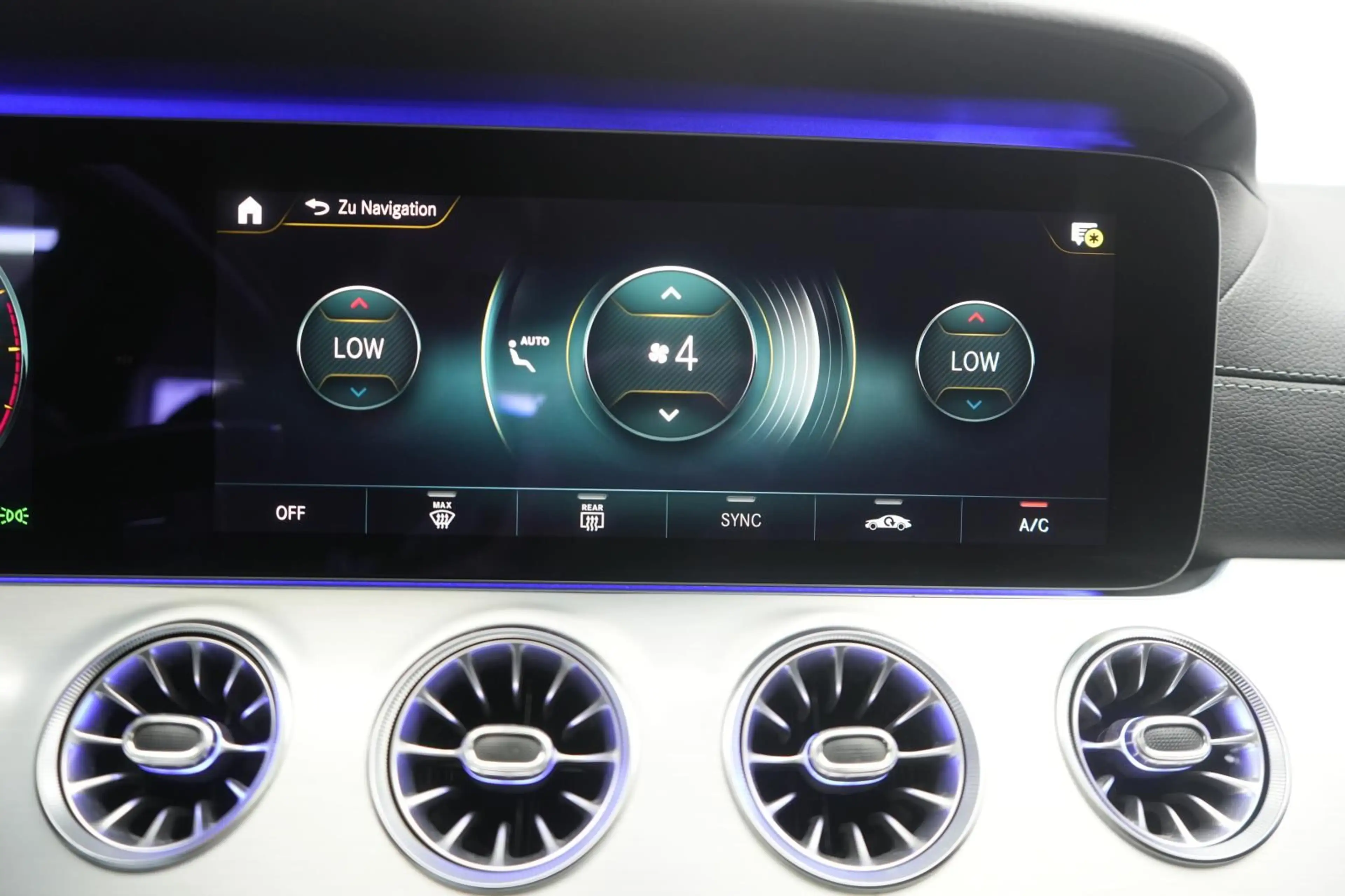 Mercedes-Benz CLS 220 d AMG Line Leder/Kamera/Temp/Lane/Side — photo 15