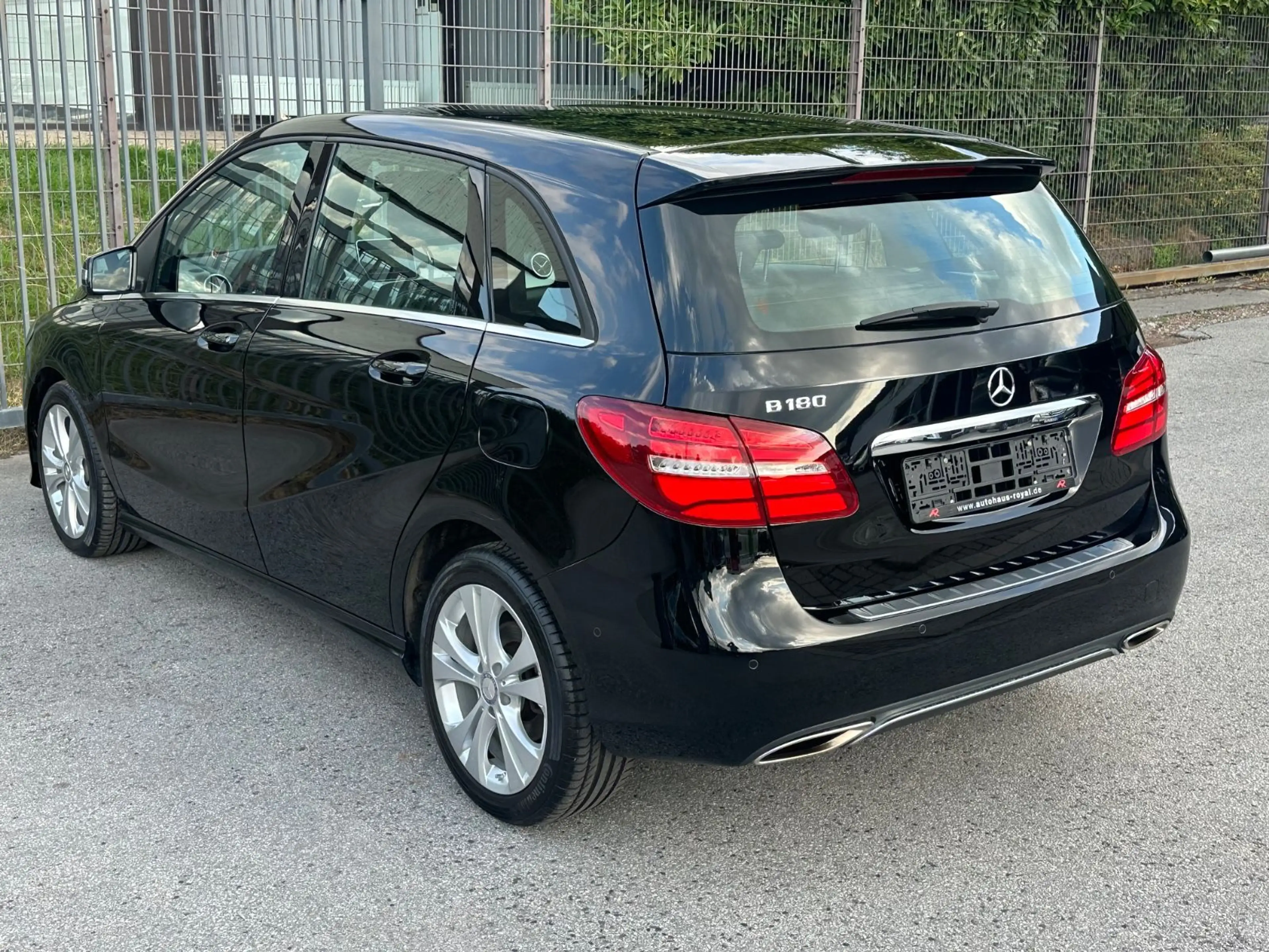 Mercedes-Benz B 180 Navi LED — photo 4