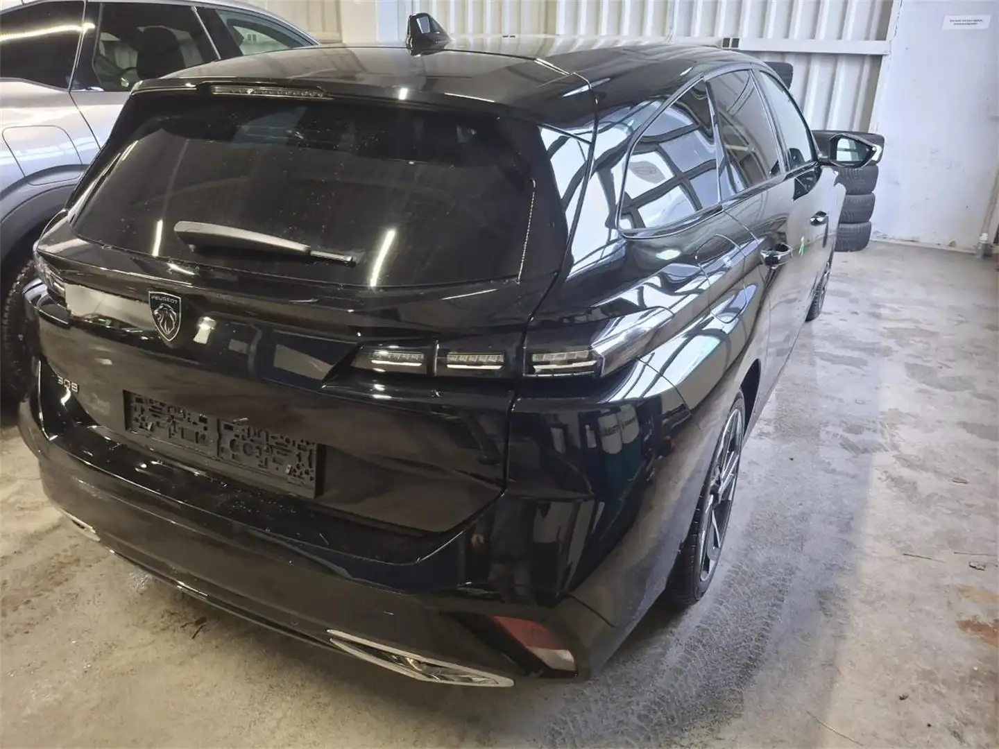 Peugeot 308 SW Hybrid 136 e-DSC6 Allure Schwarz - 2