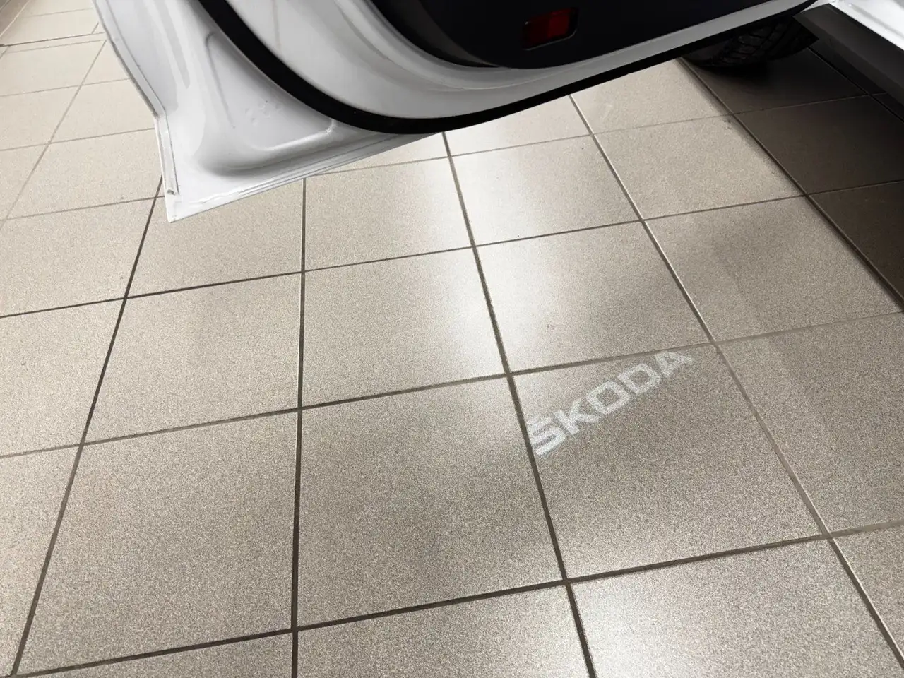 Skoda Octavia 2.0 TDI DPF Scout 4x4, миниатюра 11