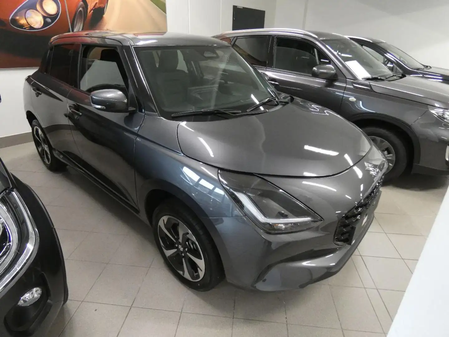 Suzuki Swift 1.2 Hybrid 4WD AllGrip Top Grigio - 1