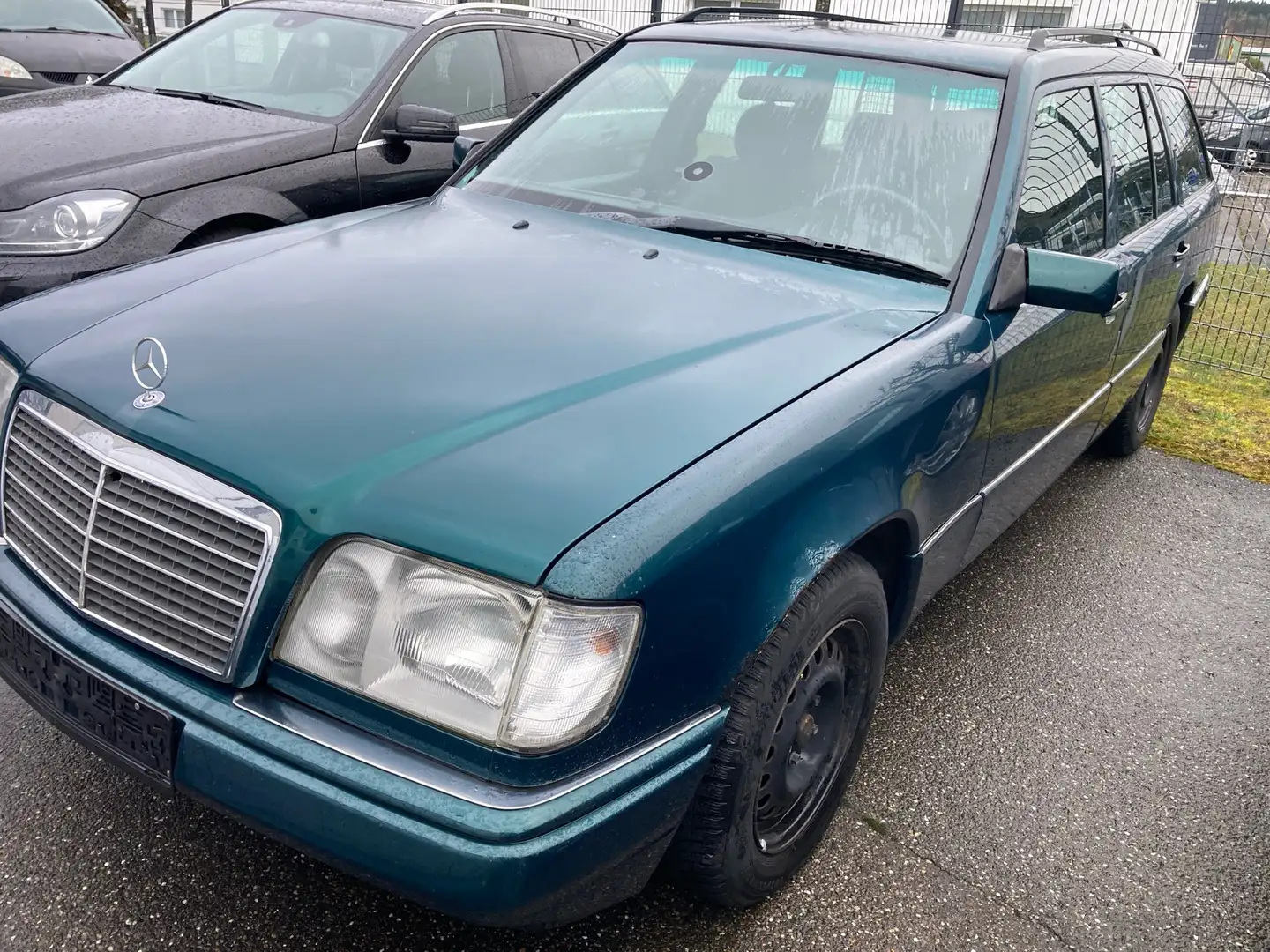 Mercedes-Benz E 250 T D  W124 Kombi  Motor & Getriebe ok   ohne TÜV Zelená - 2