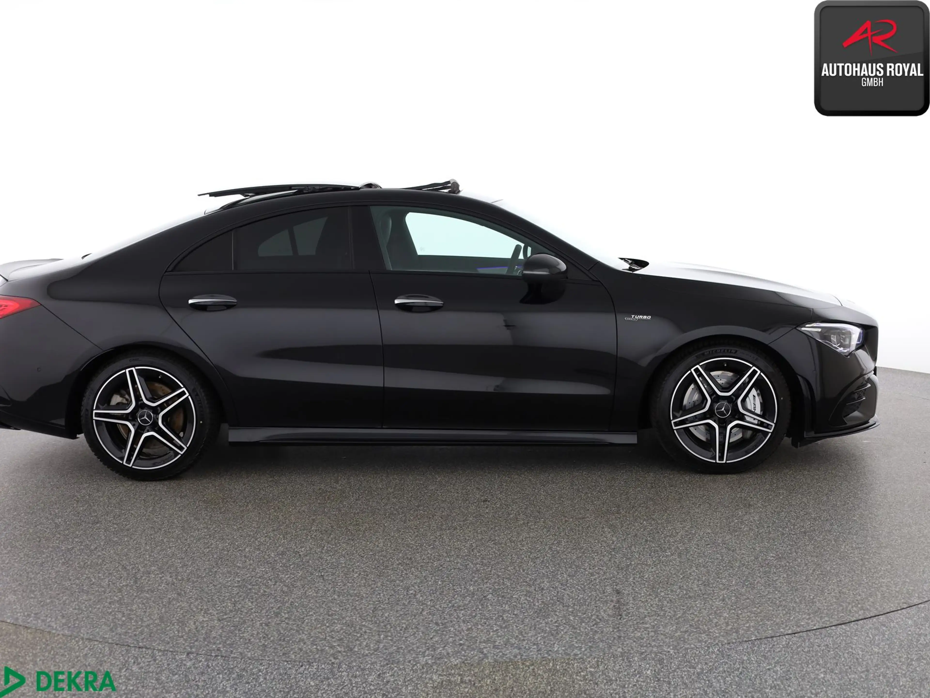 Mercedes-Benz CLA 35 AMG CLA 35 AMG Digitales Instrumenten-Display — photo 6