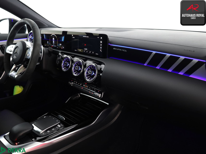 Mercedes-Benz CLA 35 AMG CLA 35 AMG Digitales Instrumenten-Display — photo 10