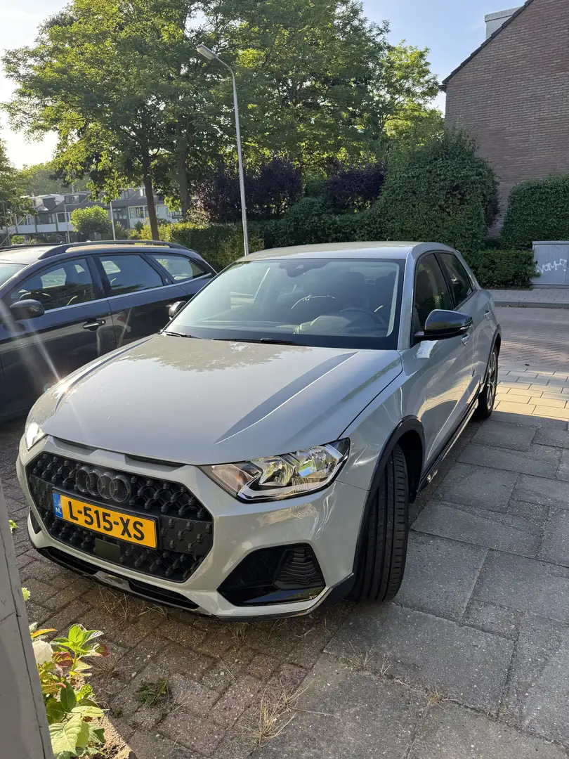 Audi A1 30 TFSI citycarver Grey - 1