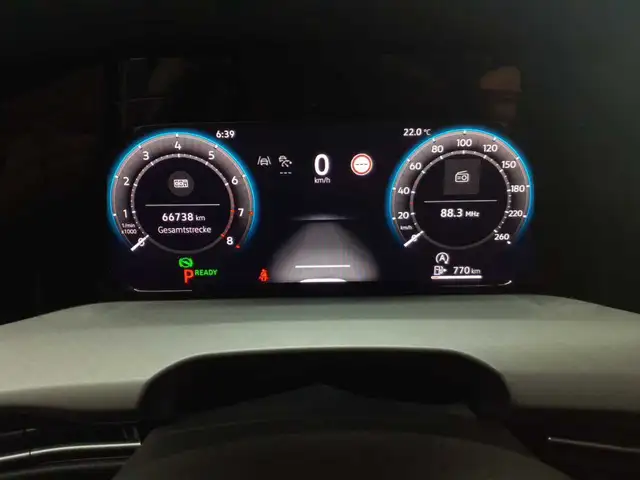Volkswagen Golf view 11
