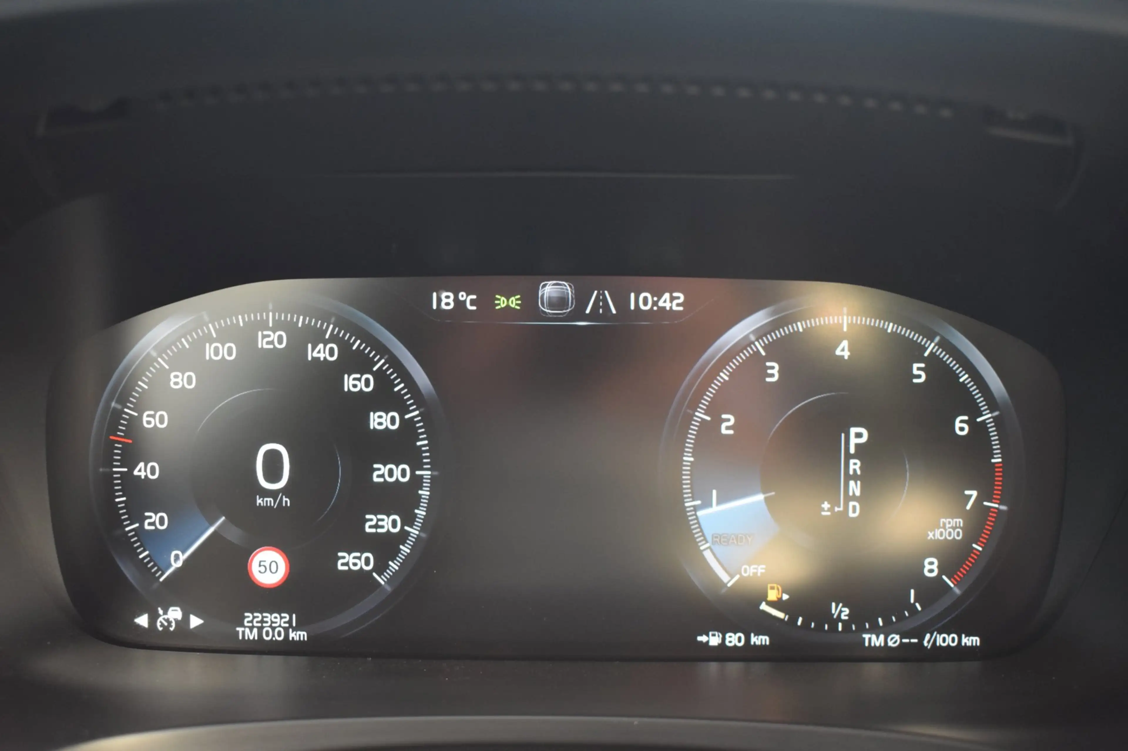Volvo V90 Cross Country 2.0 T5 Pro '17 LED Pano Leder Clima Navi Cruise In — photo 30