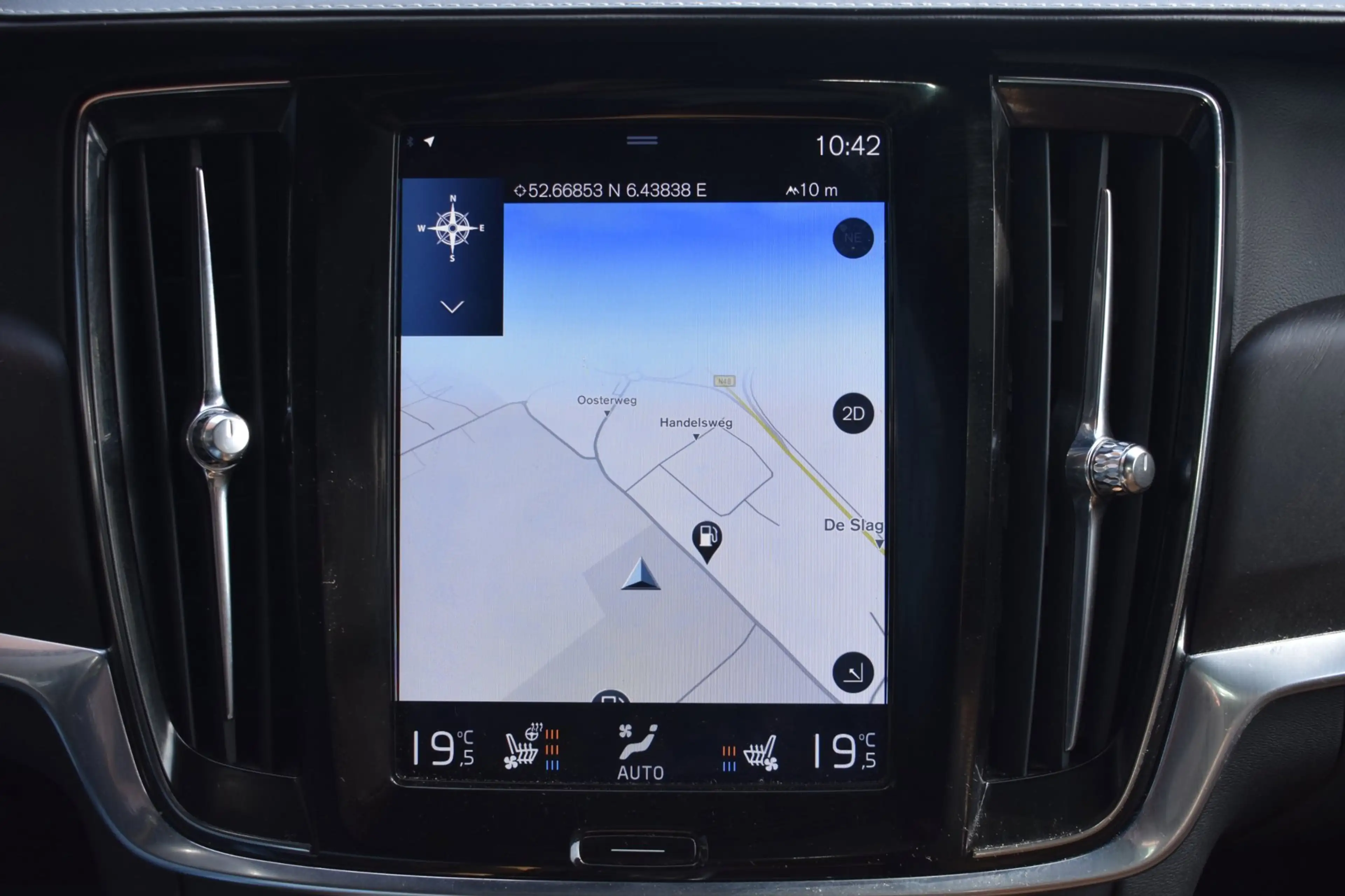 Volvo V90 Cross Country 2.0 T5 Pro '17 LED Pano Leder Clima Navi Cruise In — photo 32