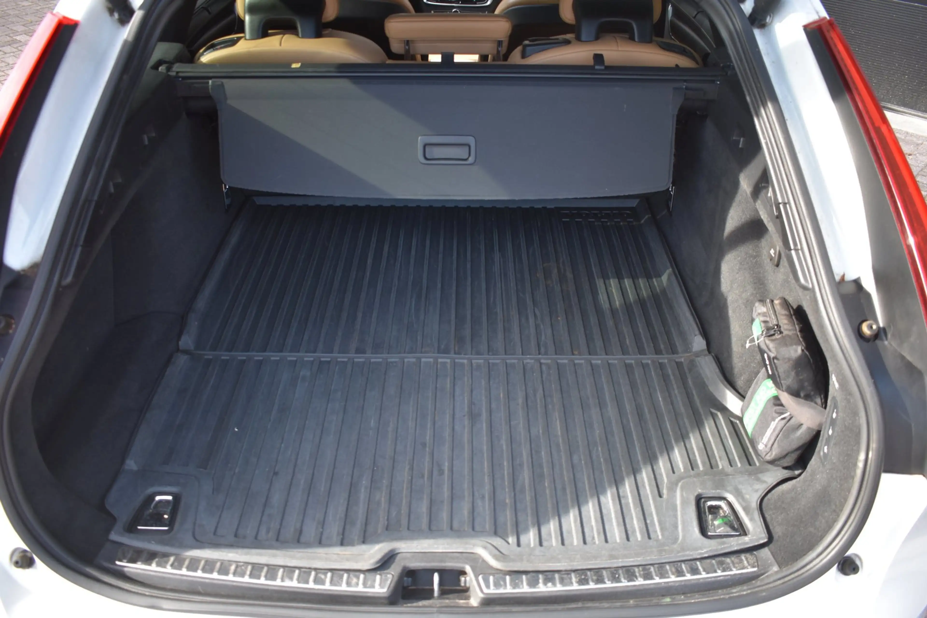 Volvo V90 Cross Country 2.0 T5 Pro '17 LED Pano Leder Clima Navi Cruise In — photo 11