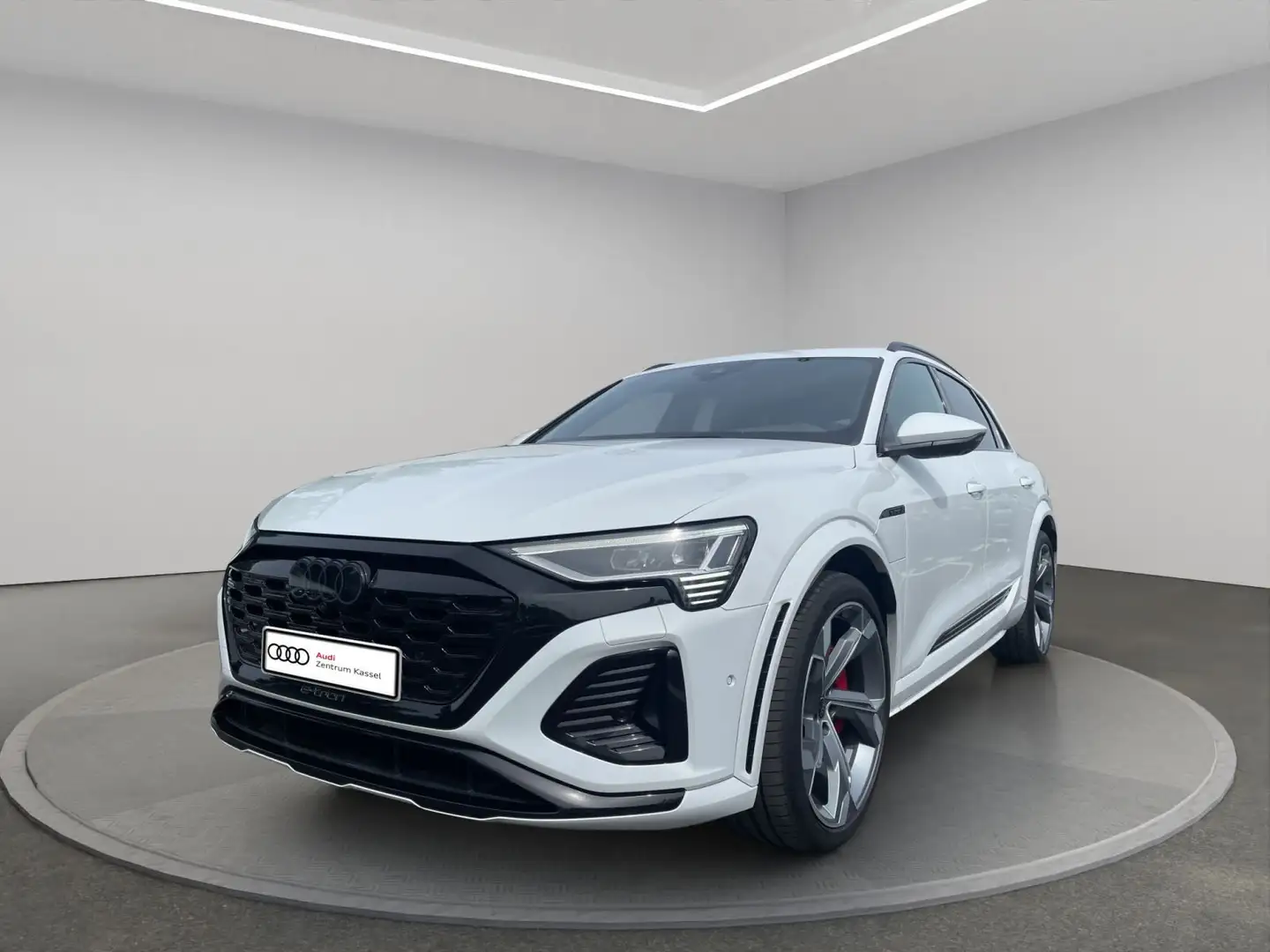 Audi SQ8 e-tron quattro Matrix B&O Pano HuD AHK 360° Weiß - 2