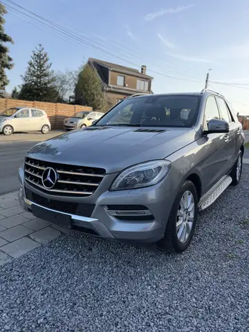 Mercedes-Benz ML 350 ML 350 BlueTEC Full Full Option !!