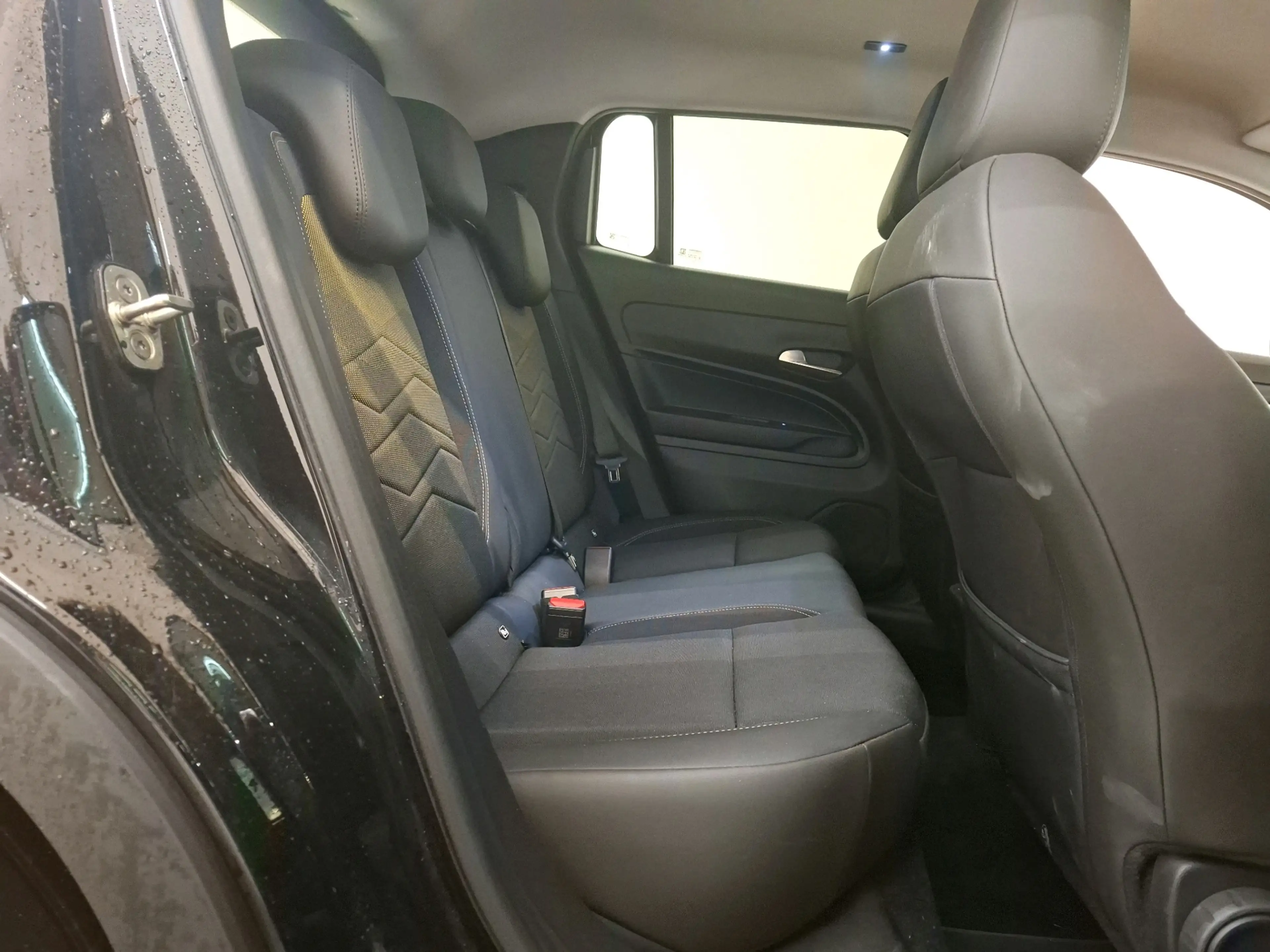 Jeep Avenger 54 kWh 155pk 1st Edition | SOH 96% | CarPlay | Sto — photo 15