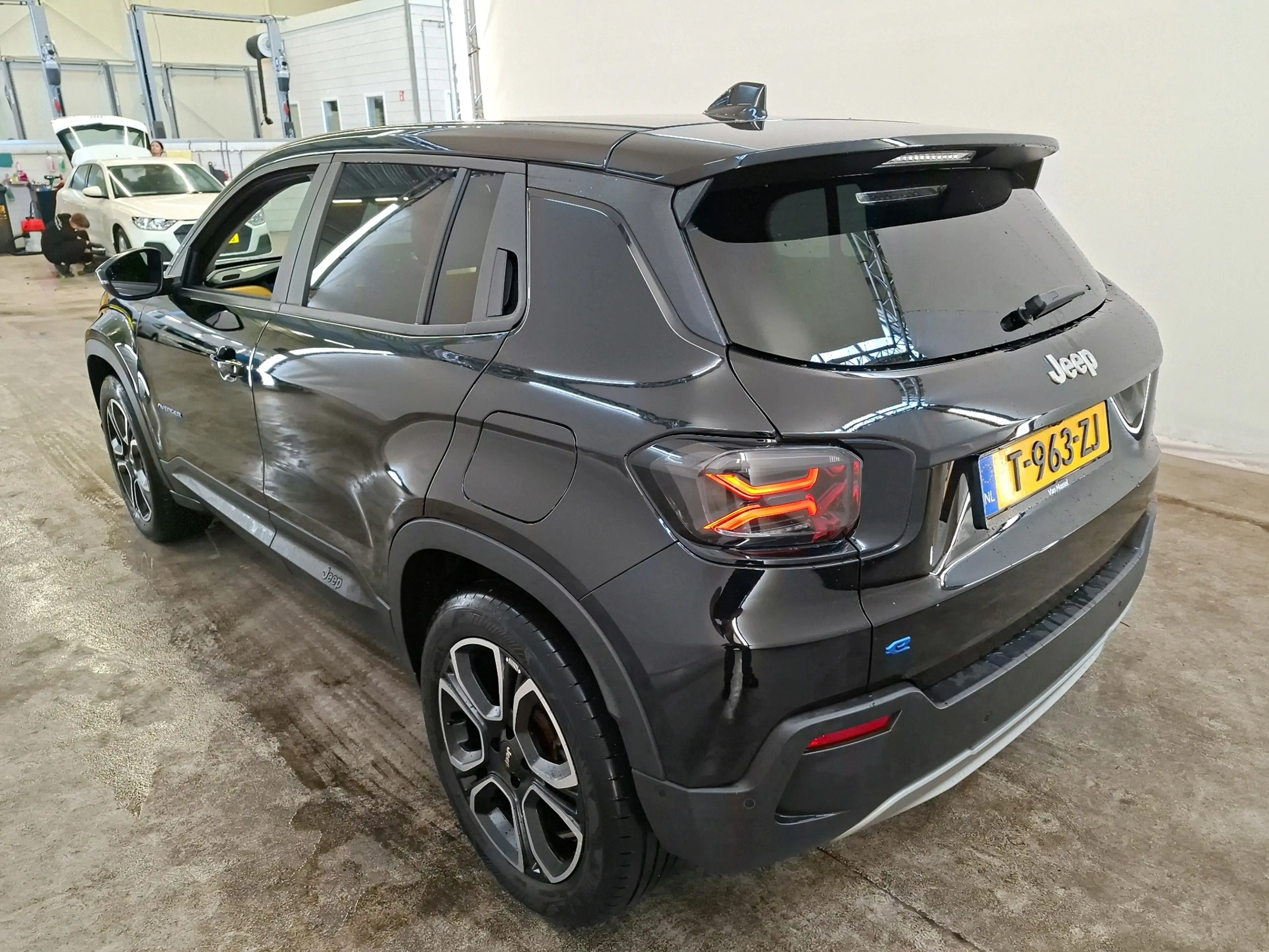 Jeep Avenger 54 kWh 155pk 1st Edition | SOH 96% | CarPlay | Sto — photo 2