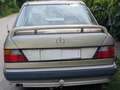 Mercedes-Benz E 260 Gold - thumbnail 3