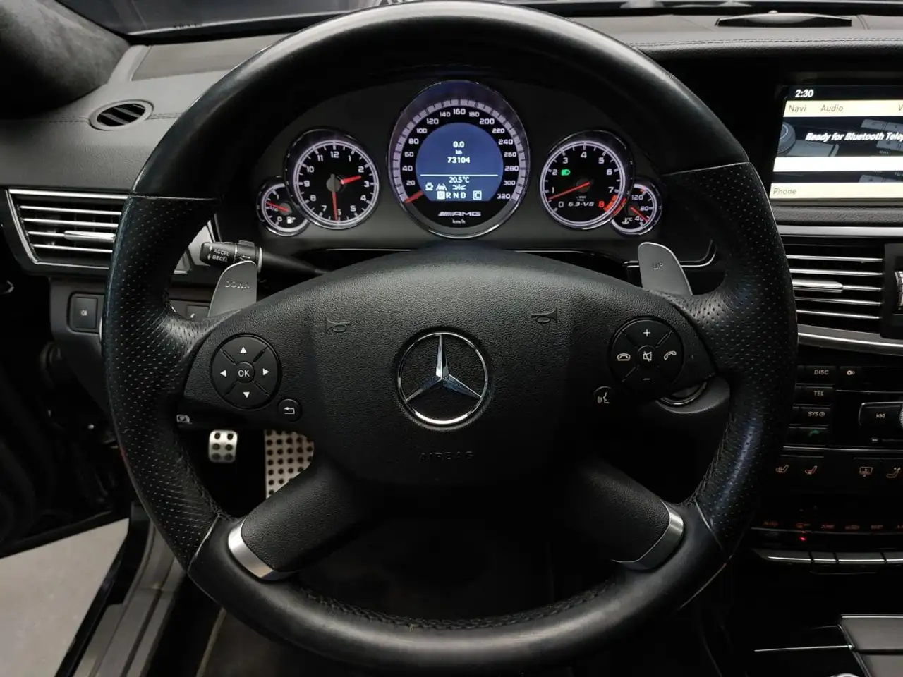 Mercedes-Benz E-Class снимка Mercedes-Benz E-Class