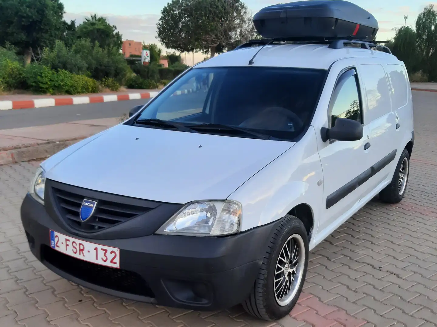 Dacia Logan Van aménagé Blanc - 1