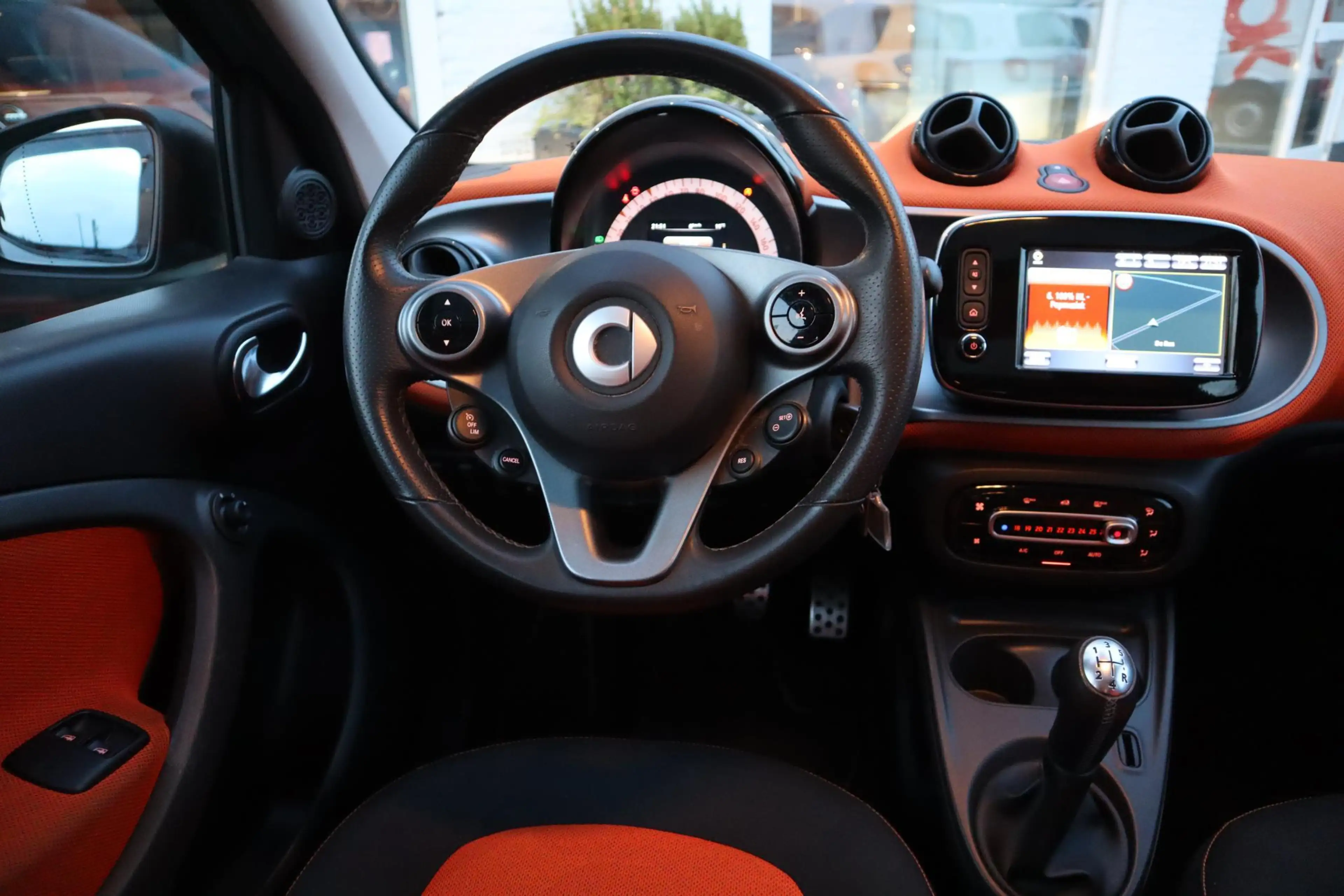 smart forFour 1.0 Passion FIRST EDITION|2X PANO|CARPLAY|NAVI|CRU — photo 5