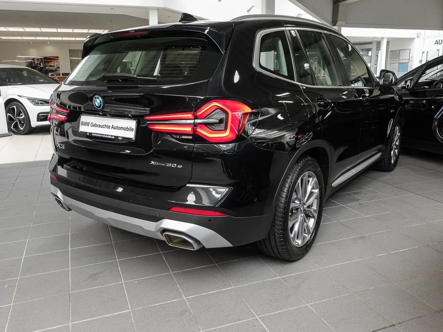 BMW X3 xDrive30e HEAD-UP+LCPROF+LASER+DRVASS+HIFI+ Schwarz - 2