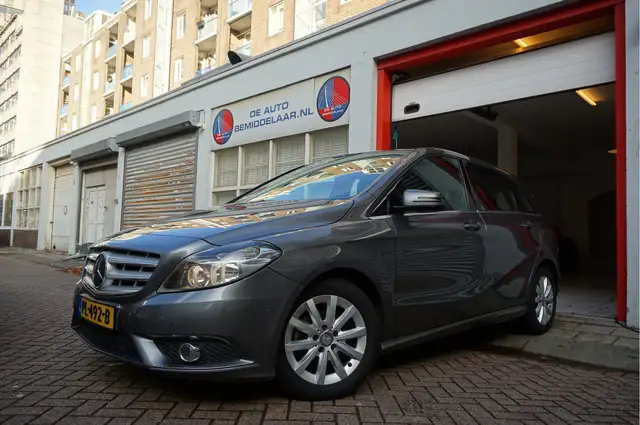 Mercedes-Benz B 180 Luxe uitvoering | Navigatie | Trekhaak | Stoelverw
