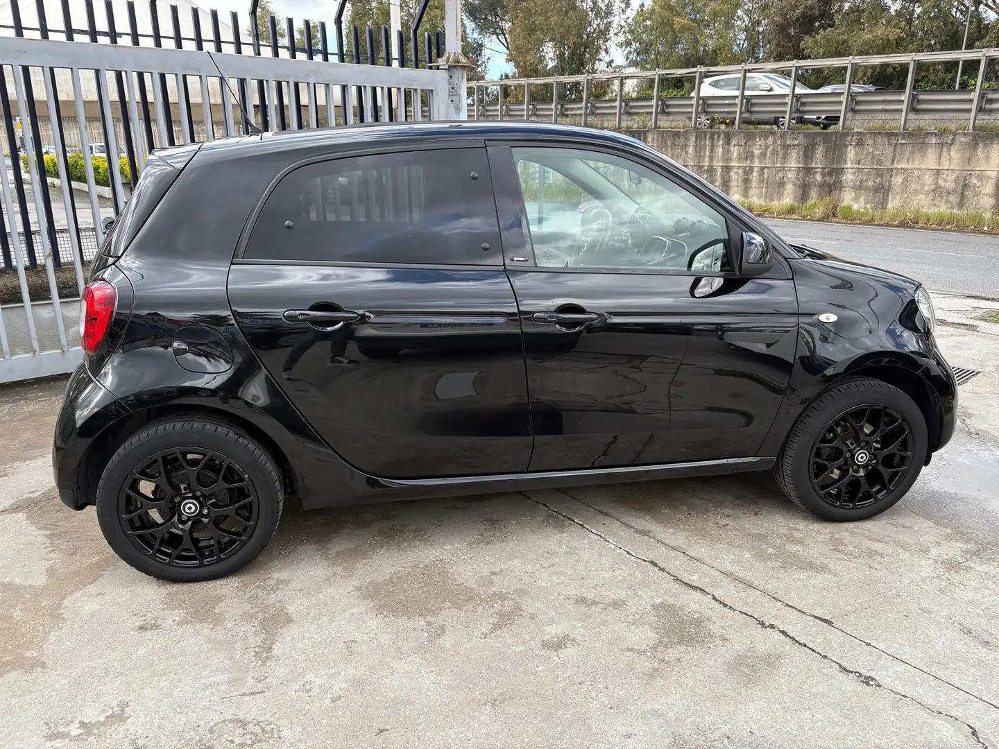 smart forFour CABRIO-Prime-pelle-turbo-navi-camera-cerchi 16-led Negro - 2