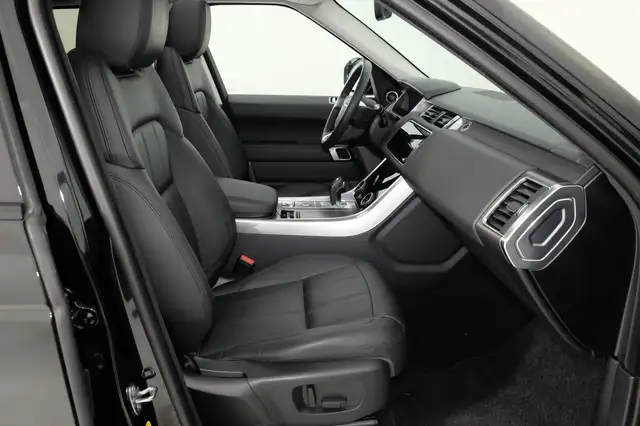 Land Rover Range Rover Sport view 3