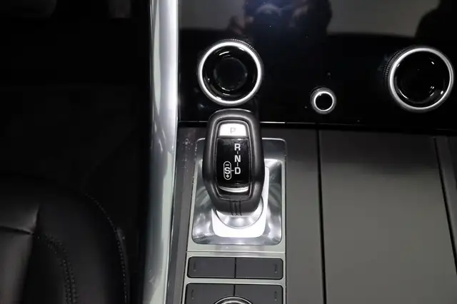 Land Rover Range Rover Sport view 11