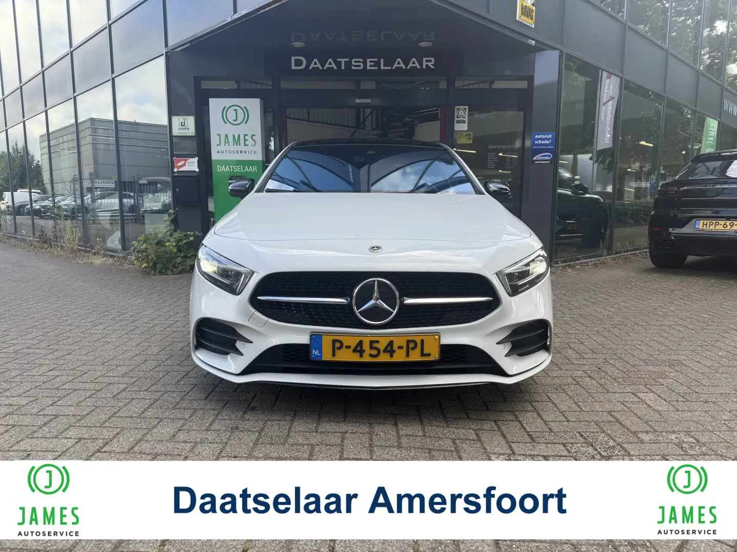 Mercedes-Benz A 200 Business Solution AMG / Panoramadak / Camera / Sfe Wit - 1