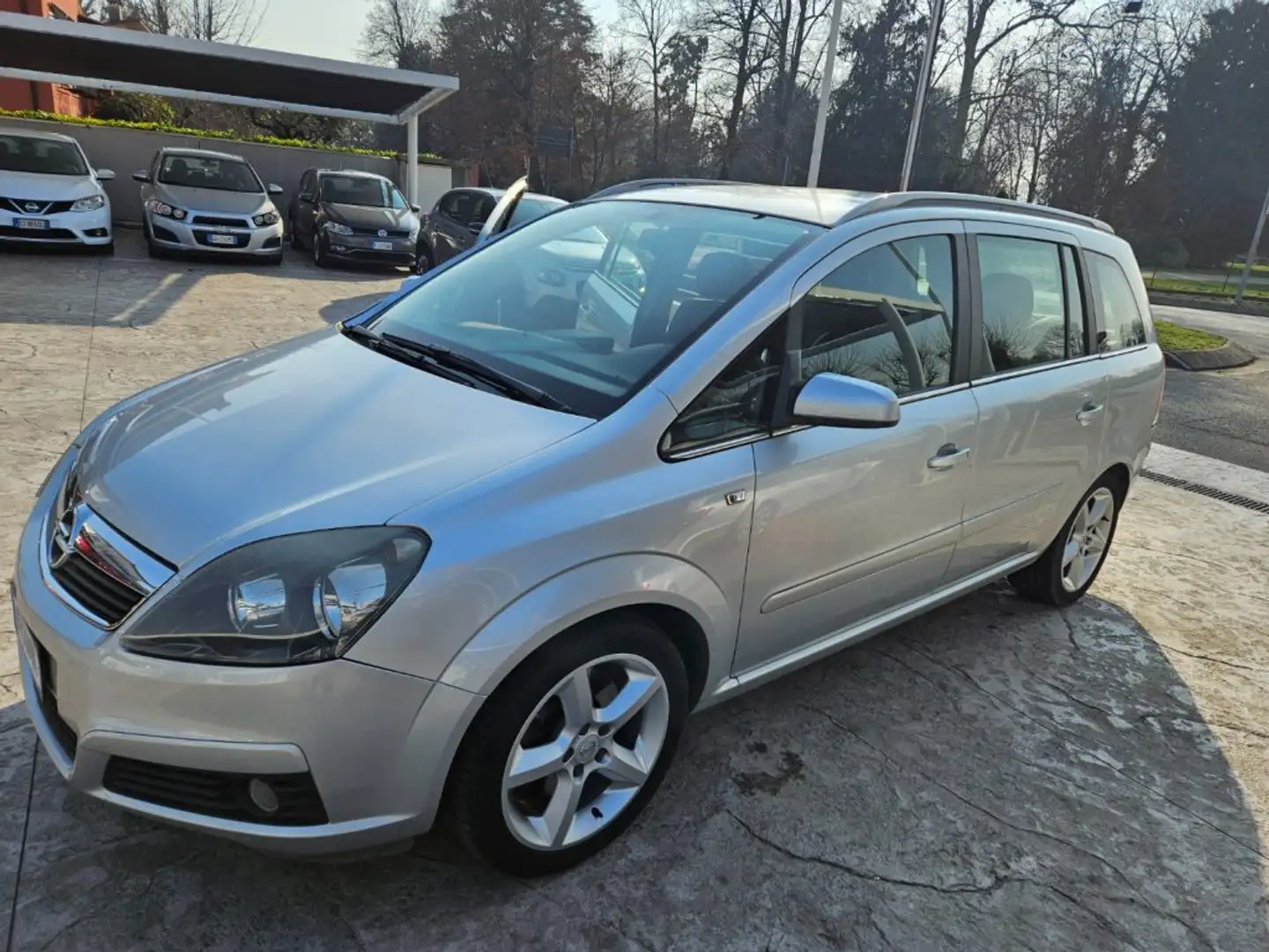 Opel Zafira 1.9 CDTI 120CV Cosmo Ezüst - 2