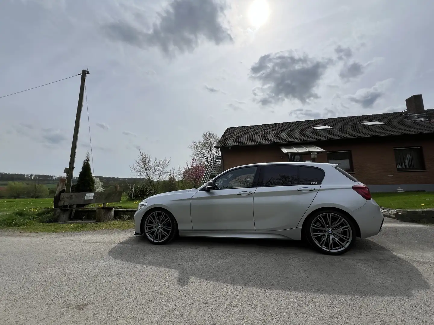 BMW 140 M140i Sport-Aut. Special Edition Silber - 2