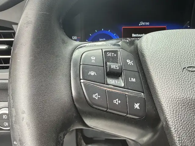 Ford Kuga view 14