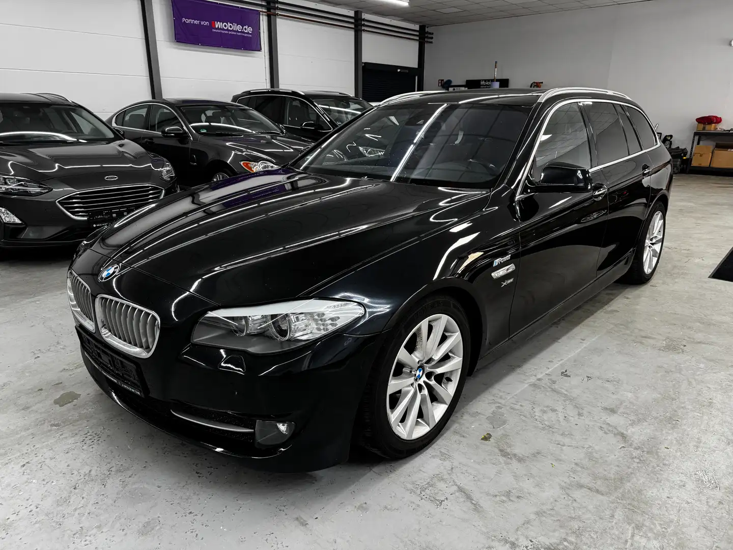 BMW 525 525 d xDrive Individual*Viele Neuteile* Schwarz - 1