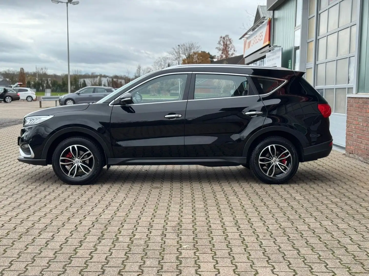 DFSK Fengon 580 7 Sitzer 360°Kamera Pano Leder Navi Zwart - 2