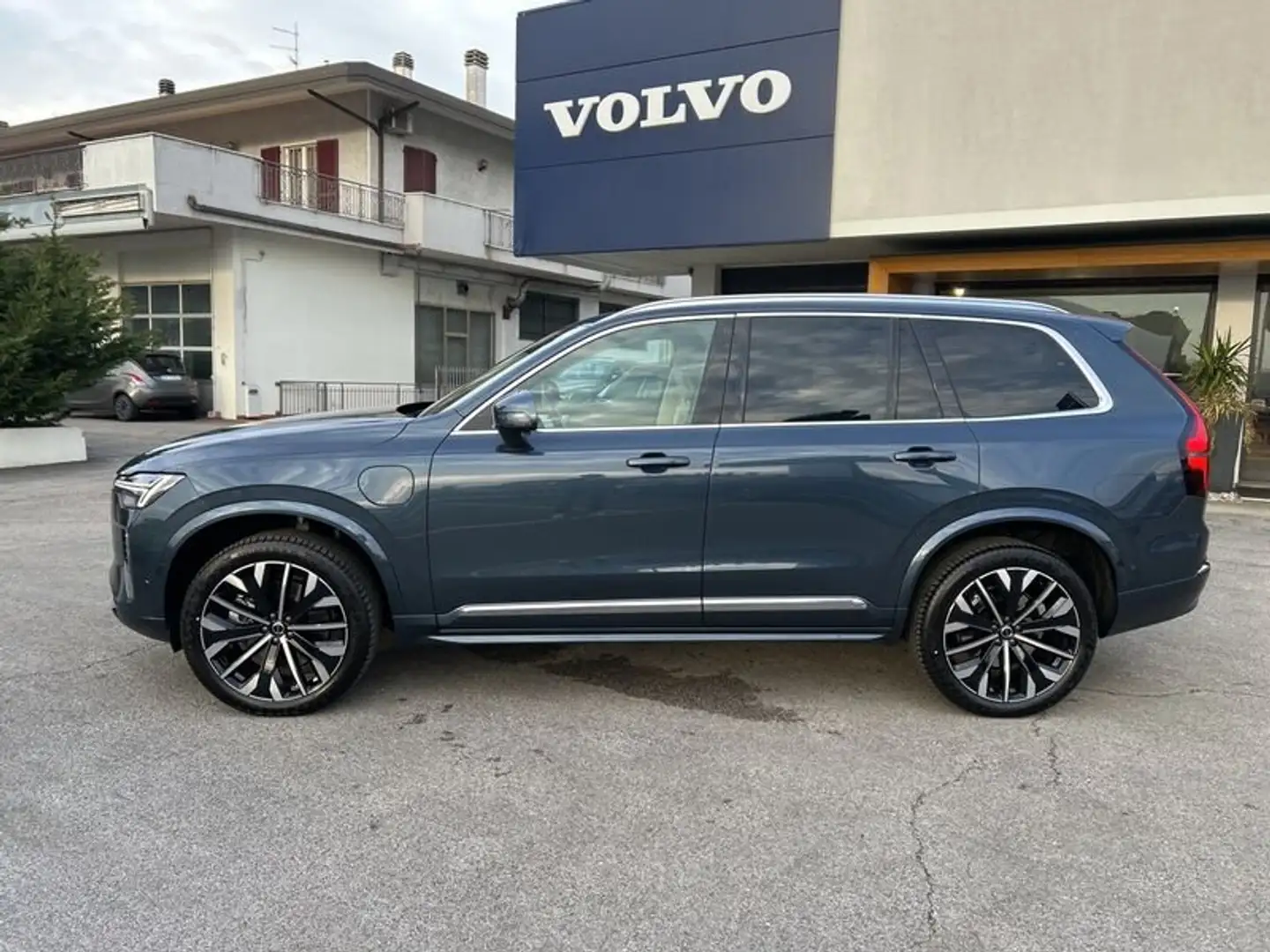 Volvo XC90 T8 Plug-in Hybrid AWD automatico 7 posti Ultra Br - 2