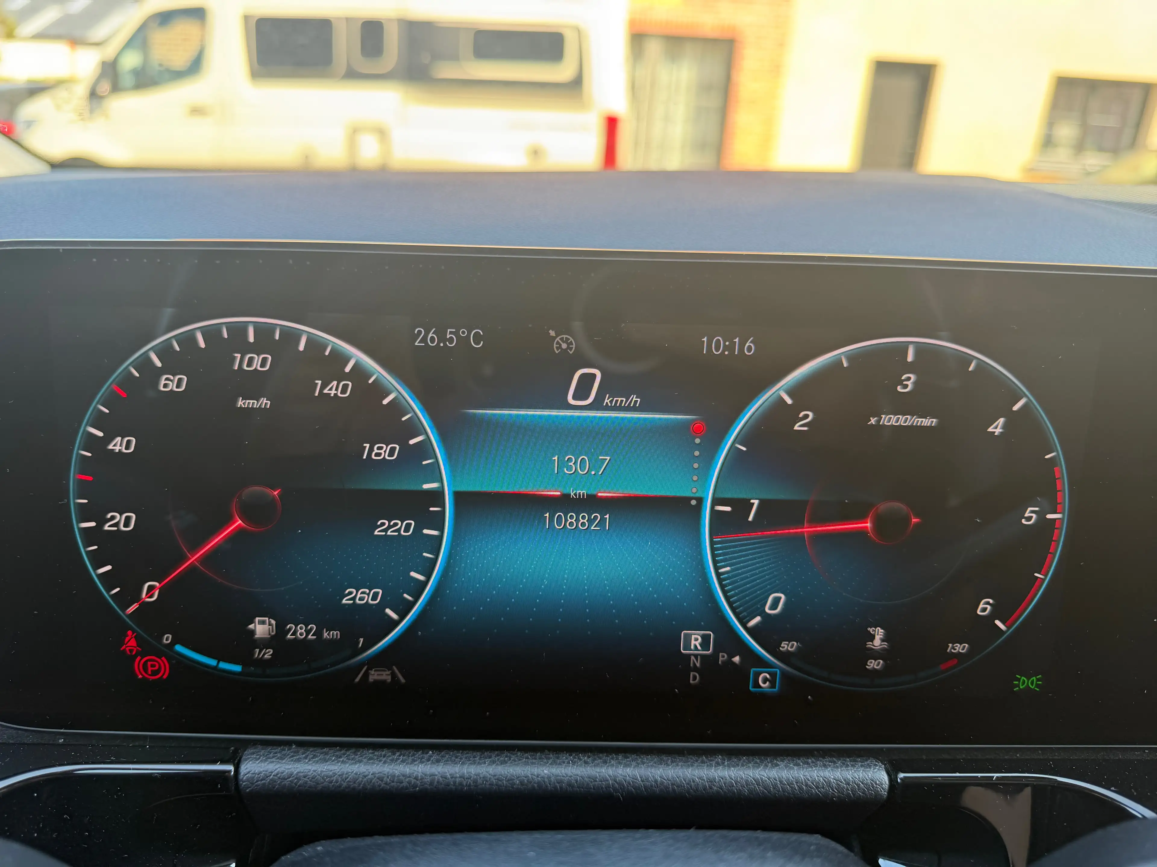 Mercedes-Benz GLA 180 GLA 180 d Business Solution — photo 12
