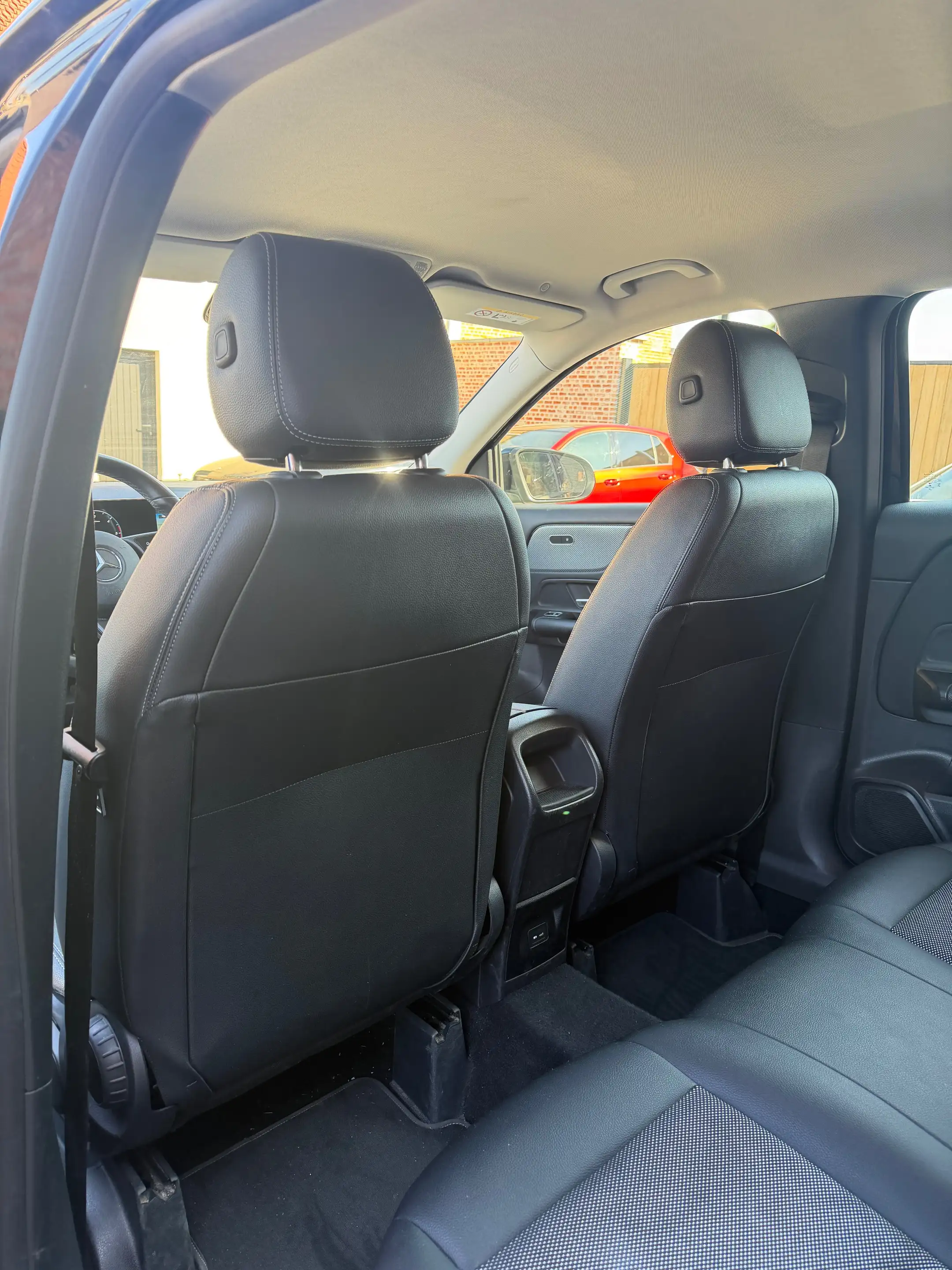 Mercedes-Benz GLA 180 GLA 180 d Business Solution — photo 8