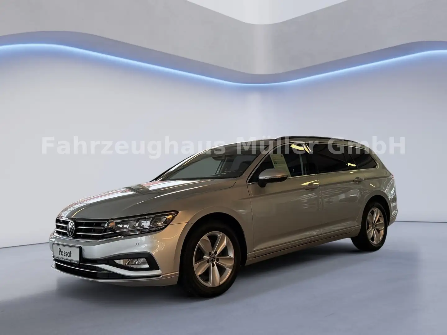 Volkswagen Passat Variant Business 4Motion Silber - 1