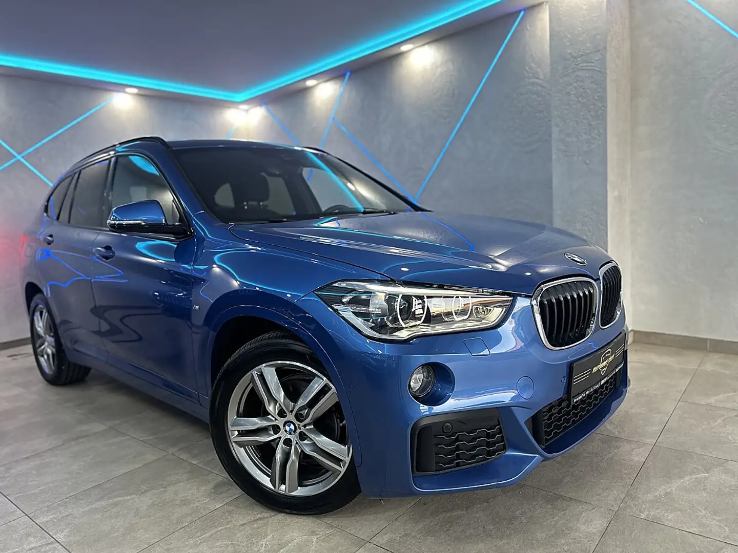 BMW X1 xDrive18d M Sport Aut.*HEAD-UP*M-SPORT*PANORAMA... Blau - 2