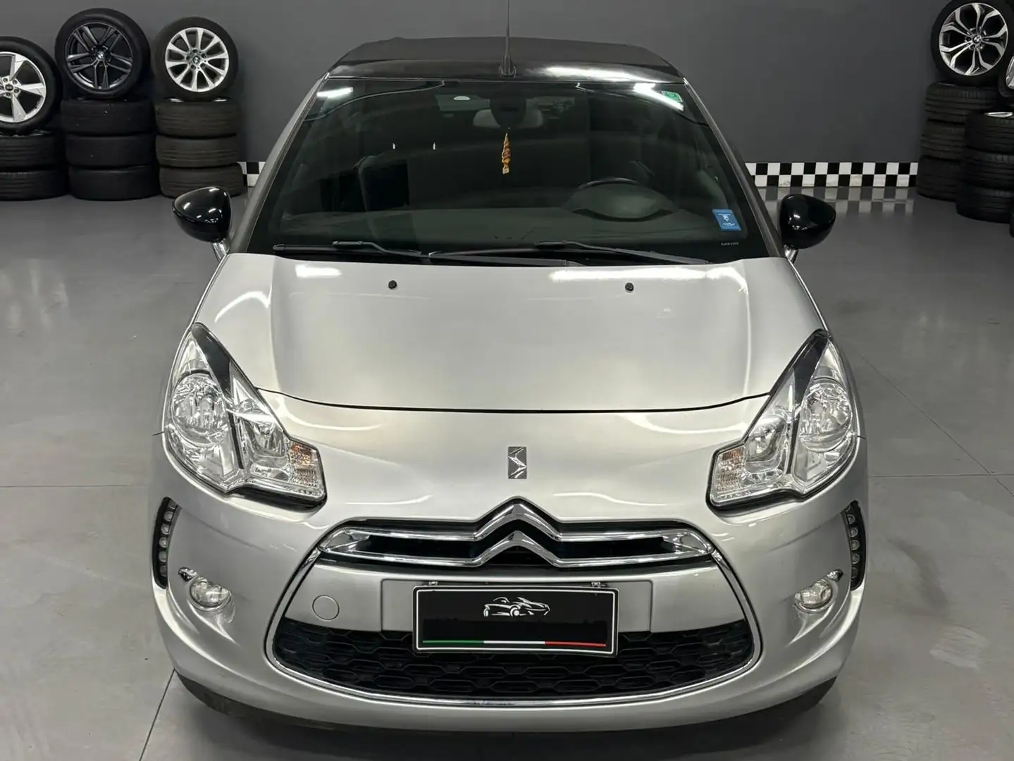 Citroen DS3 DS3 Cabrio Cabrio 1.2 puretech (vti) So Chic 82cv Silber - 1