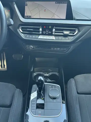 BMW 1 Series view 14