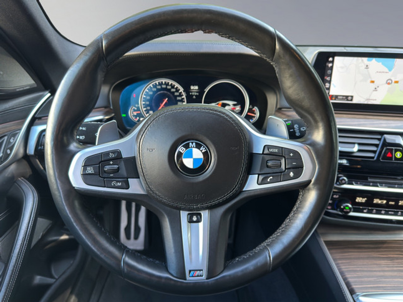 BMW 540 i xDrive M-Sport — photo 12