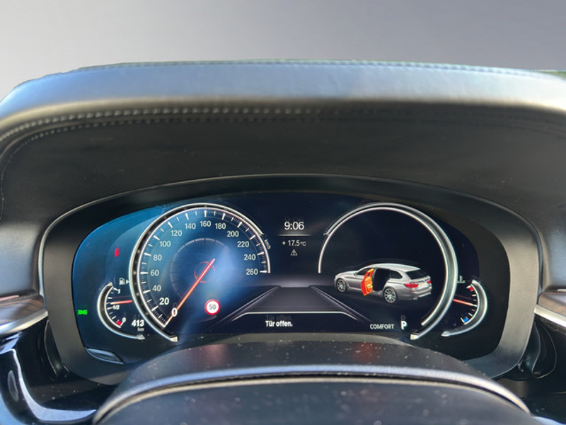 BMW 540 i xDrive M-Sport — photo 13